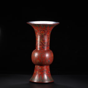 A lacquerware double dragon pattern flower made in the Qianlong year of the Qing Dynasty