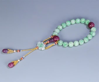A piece of Qing Dynasty court jade hollow tangled branches of the longevity pattern eighteen sons