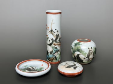 A set of Jingdezhen's alum red gold pattern side panda inscription poem study