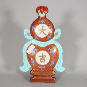 A piece of the Qianlong year of the Qing Dynasty alum red painted gold Dajibi vase