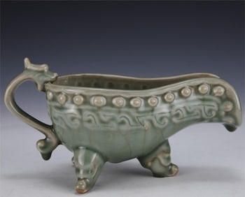 A piece of wine from the Longquan kiln of the Song Dynasty