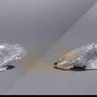 A piece of ancient jade bear from the Han Dynasty: The ancient jade bear of the Han Dynasty SIZE: H:3.1cm W:8.2cm W:180g (The Dimensions Of All Batches Are Manually Measured.If You Need More Detailed Information, Please Contact Our Customer Service Be