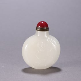 A piece of Hetian jade from the Qing Dynasty, a ball of harmonious snuff bottles