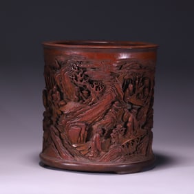A bamboo carved pen holder of the character story of the Qianlong year of the Qing Dynasty