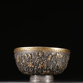 A bronze gilt bowl from the Qing Dynasty
