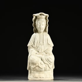 A fine white porcelain piece of Guanyin ornaments