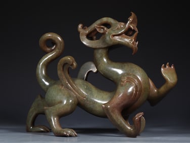 A large ornament of Hetian Yurui beast from the Han Dynasty