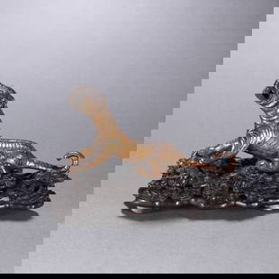 A bronze gilt tiger ornament from the Qing Dynasty: Qing Dynasty bronze gilt tiger ornaments SIZE: H:9cm L:12cm W:360g (The Dimensions Of All Batches Are Manually Measured.If You Need More Detailed Information, Please Contact Our Customer Service Befor