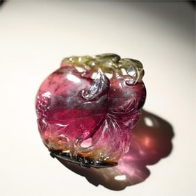 A three-color old tourmaline pomegranate brand from the Qing Dynasty