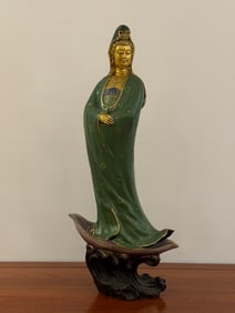 A piece of exquisite bronze gilt cloisonn é cloisonn é enamel lotus Guanyin