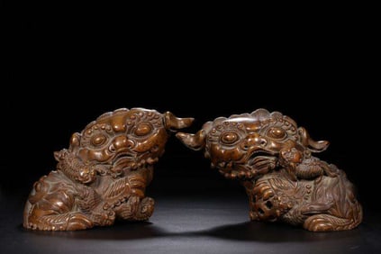 A piece of Qing Dynasty bamboo root carving Ruishi (original pair) is good and heavy