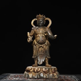 A bronze statue of the Emperor of Heaven