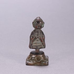 A beautiful bronze figure ornament