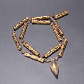 A crystal gold-filled necklace from the Liao Dynasty