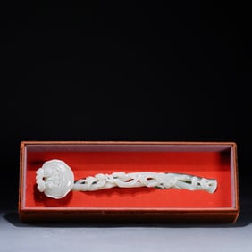 A piece of exquisite Hetian jade Ruyi