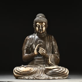 A beautiful gilt statue of the Great Sunrise