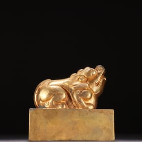A bronze gilt Pixiu seal from the Qing Dynasty