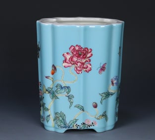A piece of the official kiln turquoise green enamel color poppy pen holder made in the Qianlong year
