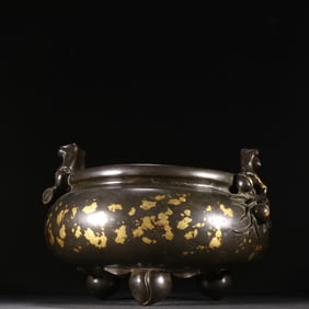 A piece of exquisite copper tire dot golden longevity peach pattern incense burner