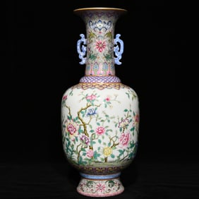 A Gu Yuexuan pastel floral pattern amphora made in the Qianlong year of the Qing Dynasty
