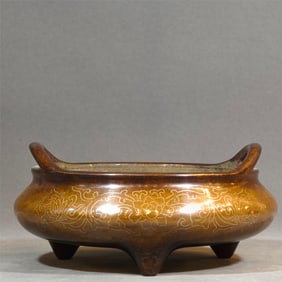 A beautiful bridge ear stove
