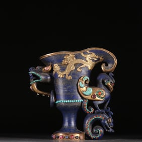 A lapis lazuli inlaid gemstone with a golden phoenix cup from the Qing Dynasty
