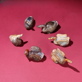 A set of exquisite agate pits full of geese