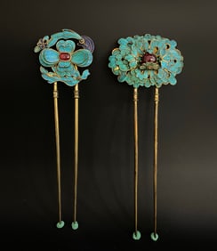 A pair of silver-gilt gem-inlaid hairpins from the Qing Dynasty