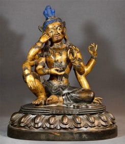 A beautiful six-pin Buddha floor six-armed Buddha mother