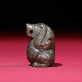 A piece of exquisite Hetian jade bear