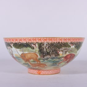 A piece of pastel made in the Qianlong year of the Qing Dynasty, the upper and lower alum red