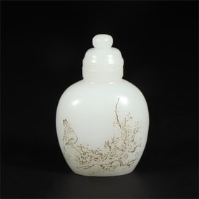 A fine Hetian jade thin-meaning flower and bird pattern snuff bottle