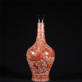 A piece of the Yongzheng year of the Qing Dynasty alum red dragon wearing floral pattern gall