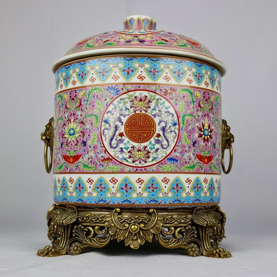 A delicate pastel kaleido-inlaid copper lion ring amphora: Exquisite pastel kaleido-inlaid copper lion ring amphora SIZE: H:43cm Calibre:25cm D:30cm Bottom:27cm (The Dimensions Of All Batches Are Manually Measured.If You Need More Detailed Information, Please