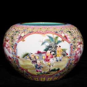 A piece of the Qing Dynasty Qianlong year of the ancient Yuexuan heavy industry pastel baby play pen