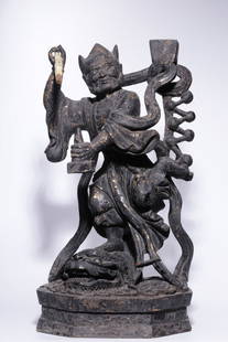 A piece of Qing Dynasty wood carving lacquer gold kui star point bucket dominates the head ornament: The wood carving lacquer of the Qing Dynasty is the first ornament SIZE: H:49cm L:26.5cm W:20cm W:4214g (The Dimensions Of All Batches Are Manually Measured.If You Need More Detailed Information, Plea