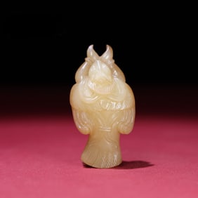 A beautiful Hetian jade manqin garuda ornament