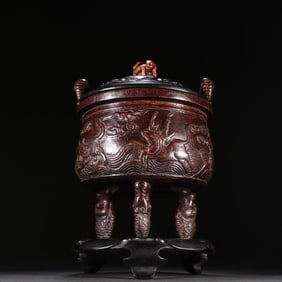 A piece of agarwood dragon pattern incense burner from the Qing Dynasty