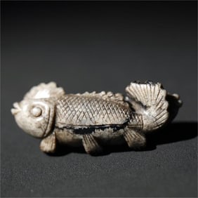 A beautiful old jade double fish pendant
