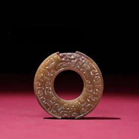 A piece of exquisite Hetian jade pit full of dragon pattern jade