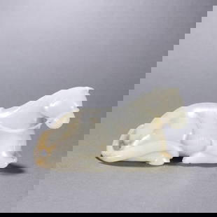 A Hetian jade horse ornament from the Qing Dynasty: Hetian jade horse ornaments from the Qing Dynasty SIZE: H:6.5cm W:12.9cm W:440g (The Dimensions Of All Batches Are Manually Measured.If You Need More Detailed Information, Please Contact Our Customer