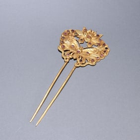 A silver-gilt tourmaline hairpin from the Qing Dynasty