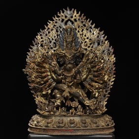 A bronze statue of the Buddha of the Great Buddha Vajra