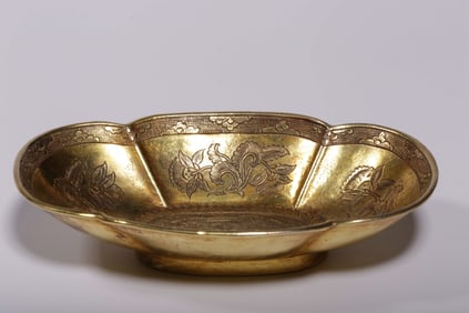 A pure gold flower phoenix pattern begonia bowl from the Tang Dynasty