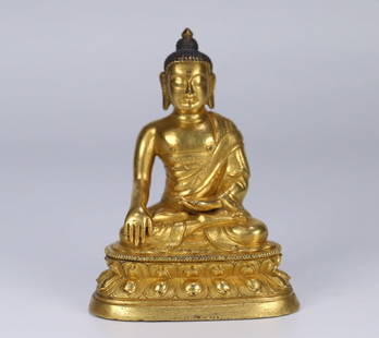 A bronze gilt statue of Shakyamuni from the Qing Dynasty: A bronze gilt statue of Shakyamuni in the Qing Dynasty SIZE: 10.5x7.8x5.5cm W:432.6g (The Dimensions Of All Batches Are Manually Measured.If You Need More Detailed Information, Please Contact Our Cust