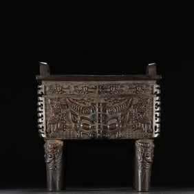 A piece of the Ming Dynasty Xuande year of the copper tire quadrangular tripod furnace