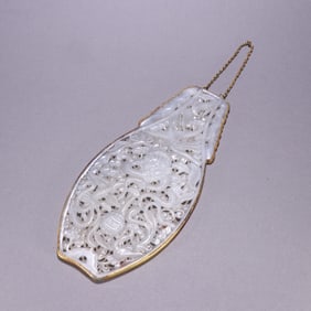 A piece of Liaojin's Hetian jade gold carved dragon pattern plate