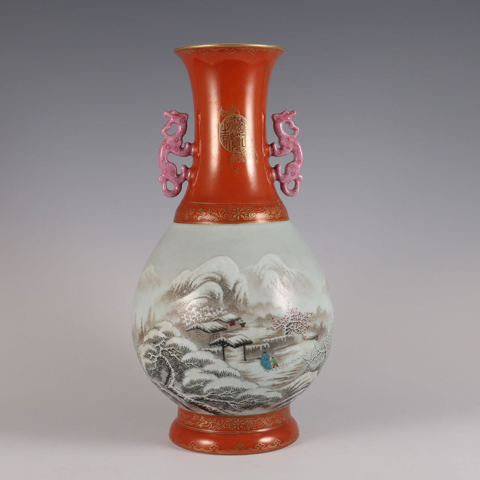 A Qing Dynasty Yongzheng year made alum red background painted gold pastel snow scene amphora: Qing Dynasty Yongzheng year made alum red background painted gold pastel snow picture amphora SIZE: H:40.8cm Belly diameter:20.5cm Calibre:11.3cm (The Dimensions Of All Batches Are Manually Measured.I