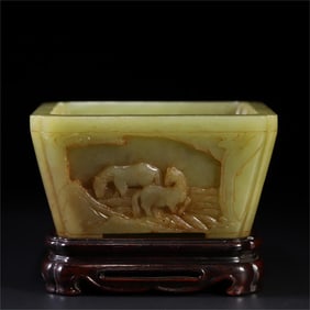 A piece of exquisite Hetian jade topaz eight horse furnace