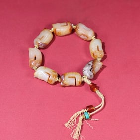 A beautiful Hetian jade pig dragon bracelet